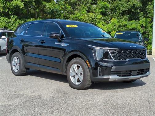 2025 Kia Sorento LX