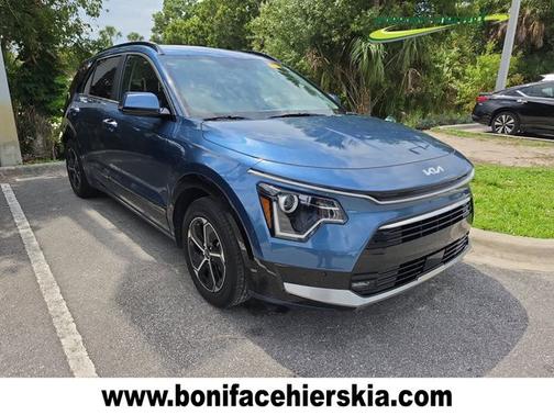 Mineral Blue 2023 Kia Niro SX