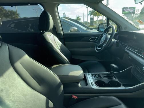 2025 Kia Carnival SX