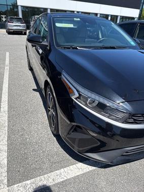 Aurora Black Pearl 2022 Kia Forte LXS