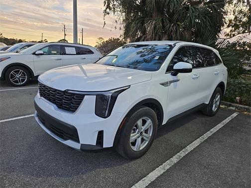 2025 Kia Sorento LX
