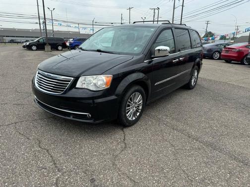 2013 Chrysler Town & Country Touring-L