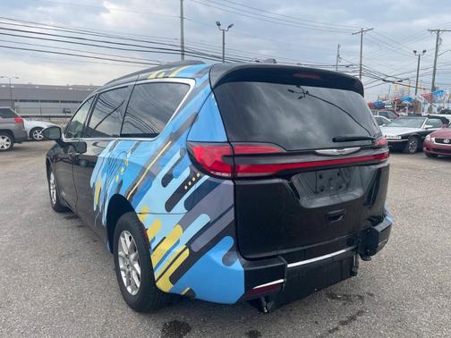 2022 Chrysler Pacifica Touring-L