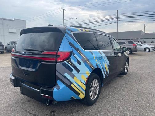 2022 Chrysler Pacifica Touring-L