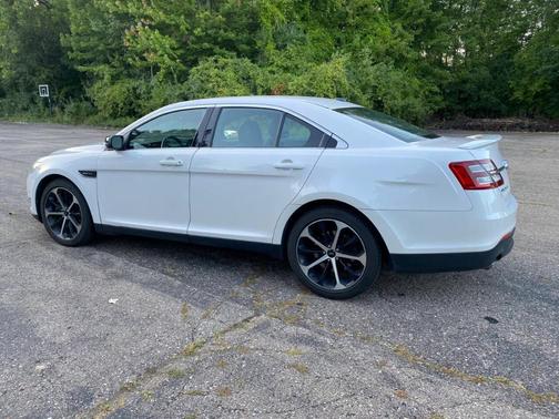 2016 Ford Taurus SHO