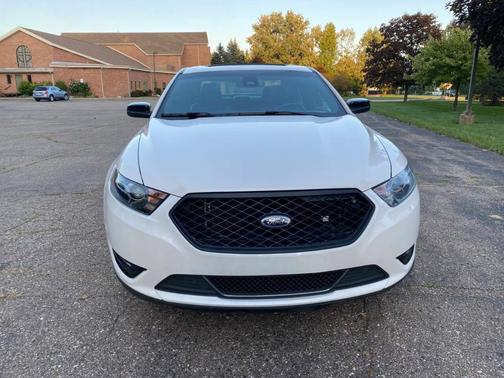 2016 Ford Taurus SHO