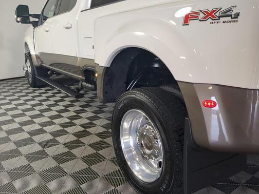 Star White 2023 Ford F-450 King Ranch