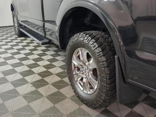 Tuxedo Black Metallic 2015 Ford F-150 Lariat