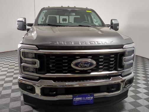 Carbonized Gray Metallic 2026 Ford F-350 Lariat Super Duty