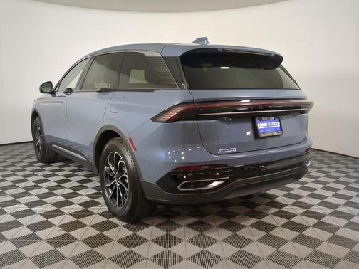 Whisper White 2026 Lincoln Nautilus Premiere