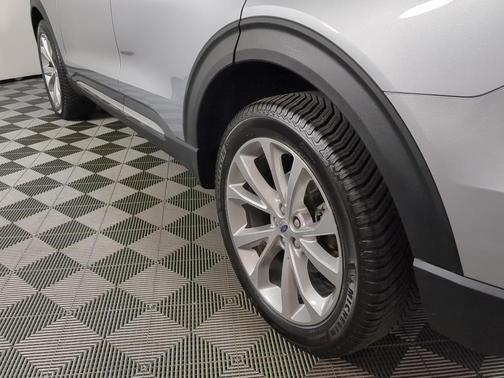 Iconic Silver Metallic 2022 Ford Explorer Platinum