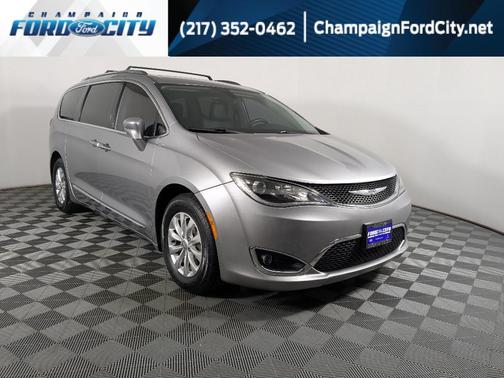 2019 Chrysler Pacifica Touring-L