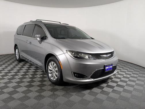 2019 Chrysler Pacifica Touring-L