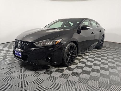 2022 Nissan Maxima SR