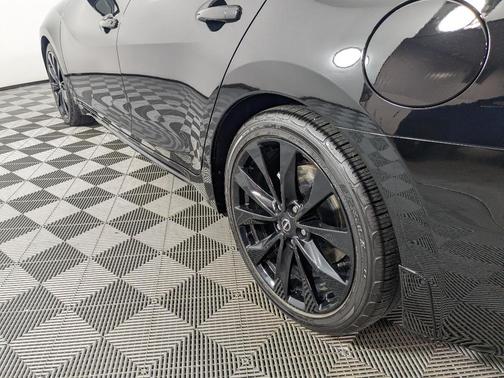 2022 Nissan Maxima SR