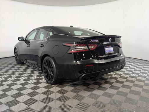 2022 Nissan Maxima SR