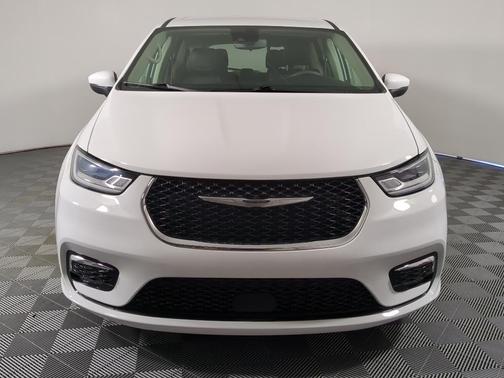 Bright White Clearcoat 2023 Chrysler Pacifica Touring-L