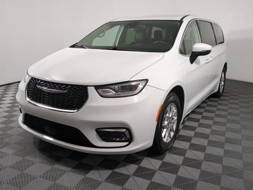 Bright White Clearcoat 2023 Chrysler Pacifica Touring-L