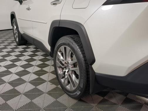 Blizzard Pearl 2019 Toyota RAV4 Limited