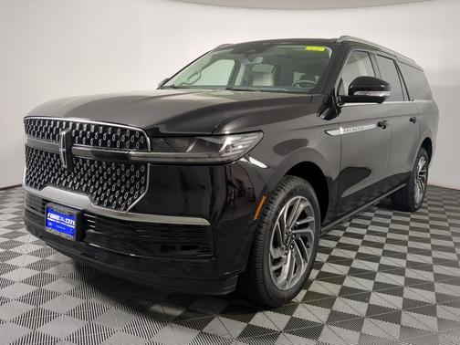 Infinite Black Metallic 2026 Lincoln Navigator L Reserve