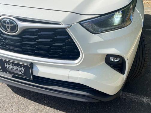 2021 Toyota Highlander LE