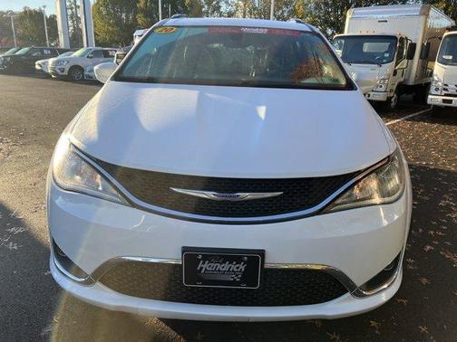 2020 Chrysler Pacifica Touring-L Plus