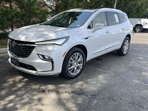2022 Buick Enclave Essence
