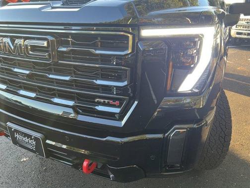 2024 GMC Sierra 2500 AT4