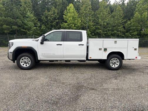 2025 GMC Sierra 3500 Pro