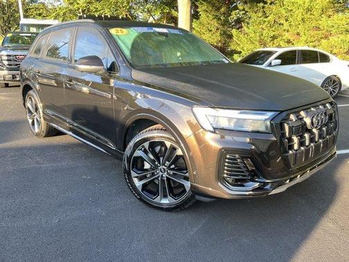 2025 Audi Q7 55 Premium Plus