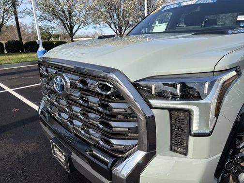 2024 Toyota Tundra Hybrid Platinum