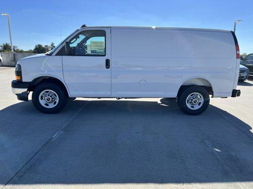 2025 GMC Savana 2500 Work Van