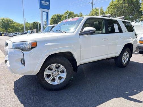 Super White 2020 Toyota 4Runner SR5