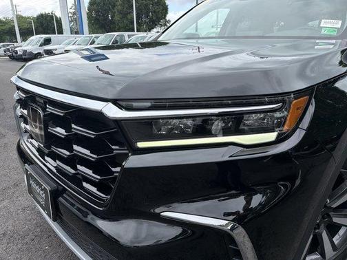 Crystal Black Pearl 2025 Honda Pilot Touring