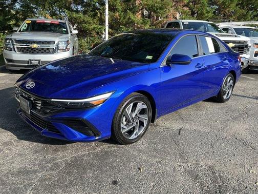 2024 Hyundai ELANTRA SEL