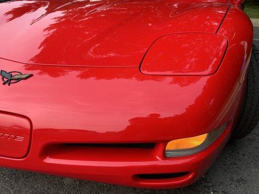 2004 Chevrolet Corvette Base