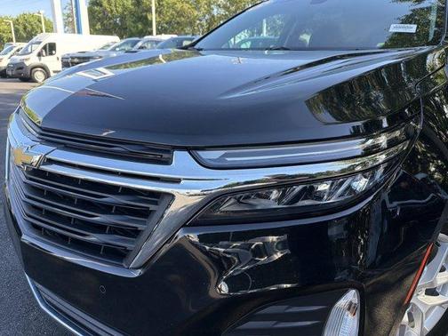 Mosaic Black Metallic 2024 Chevrolet Equinox LT
