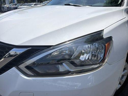 Cloud White 2019 Nissan Sentra SV