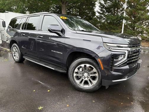 Dark Ash Metallic 2025 Chevrolet Suburban LT