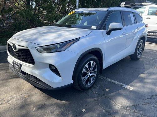 2024 Toyota Highlander XLE