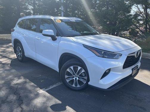 2024 Toyota Highlander XLE