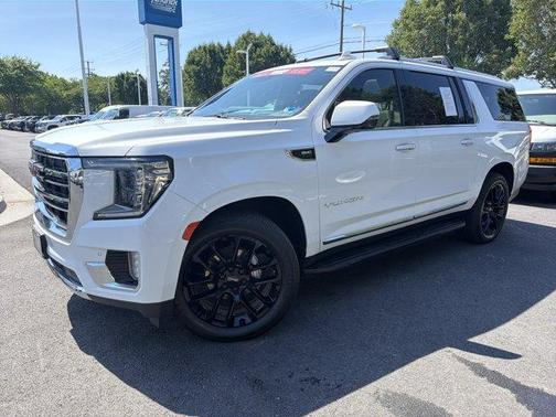 Summit White 2023 GMC Yukon XL SLT