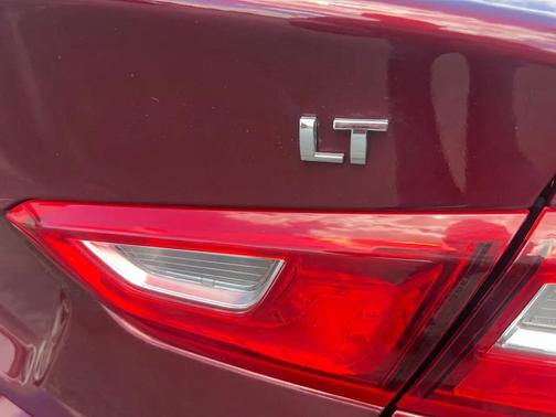 Burgundy 2016 Chevrolet Malibu 1LT