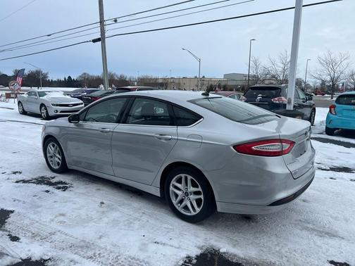 2016 Ford Fusion SE