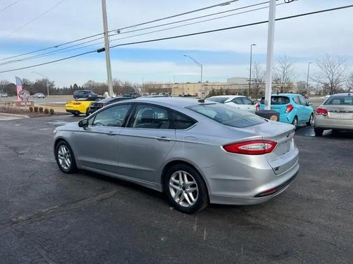2016 Ford Fusion SE
