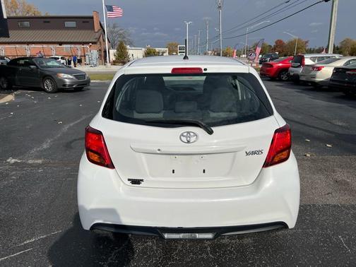 2015 Toyota Yaris LE