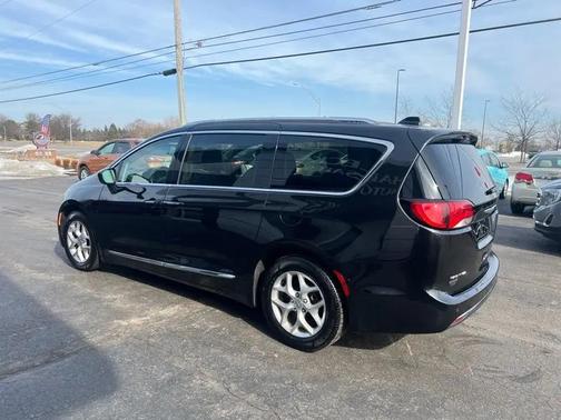 2018 Chrysler Pacifica Touring-L Plus