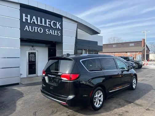 2018 Chrysler Pacifica Touring-L Plus