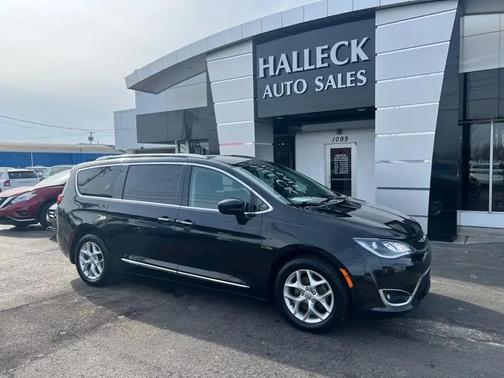 2018 Chrysler Pacifica Touring-L Plus