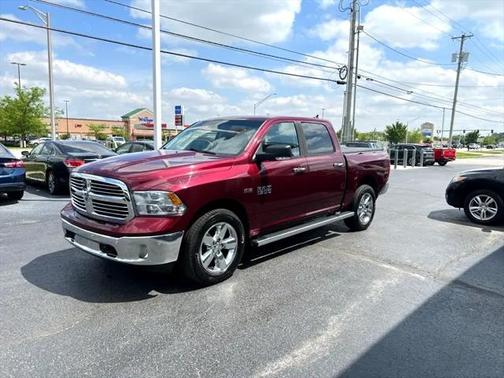 2016 RAM 1500 Lone Star 4x4 Crew Cab 5'7'' Box